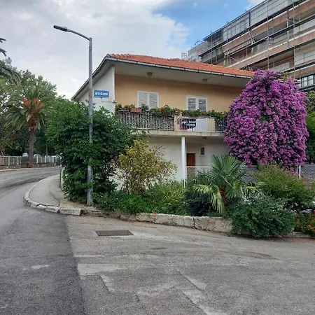Mirjana Gæstehus Trogir